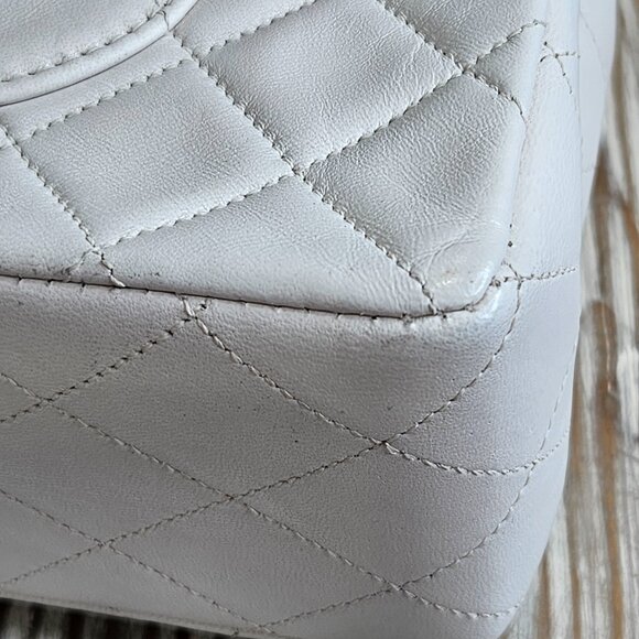 Vintage Chanel Medium 25 Classic Double Flap Lambskin Leather White and Gold - Picture 6 of 16